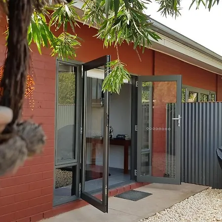 Red Ochre - Large Apartment With Private Courtyard Port Pirie Exterior photo