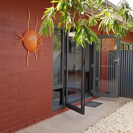 Red Ochre - Large Apartment With Private Courtyard Port Pirie Exterior photo
